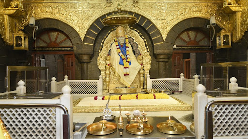hyderabad to shirdi cab